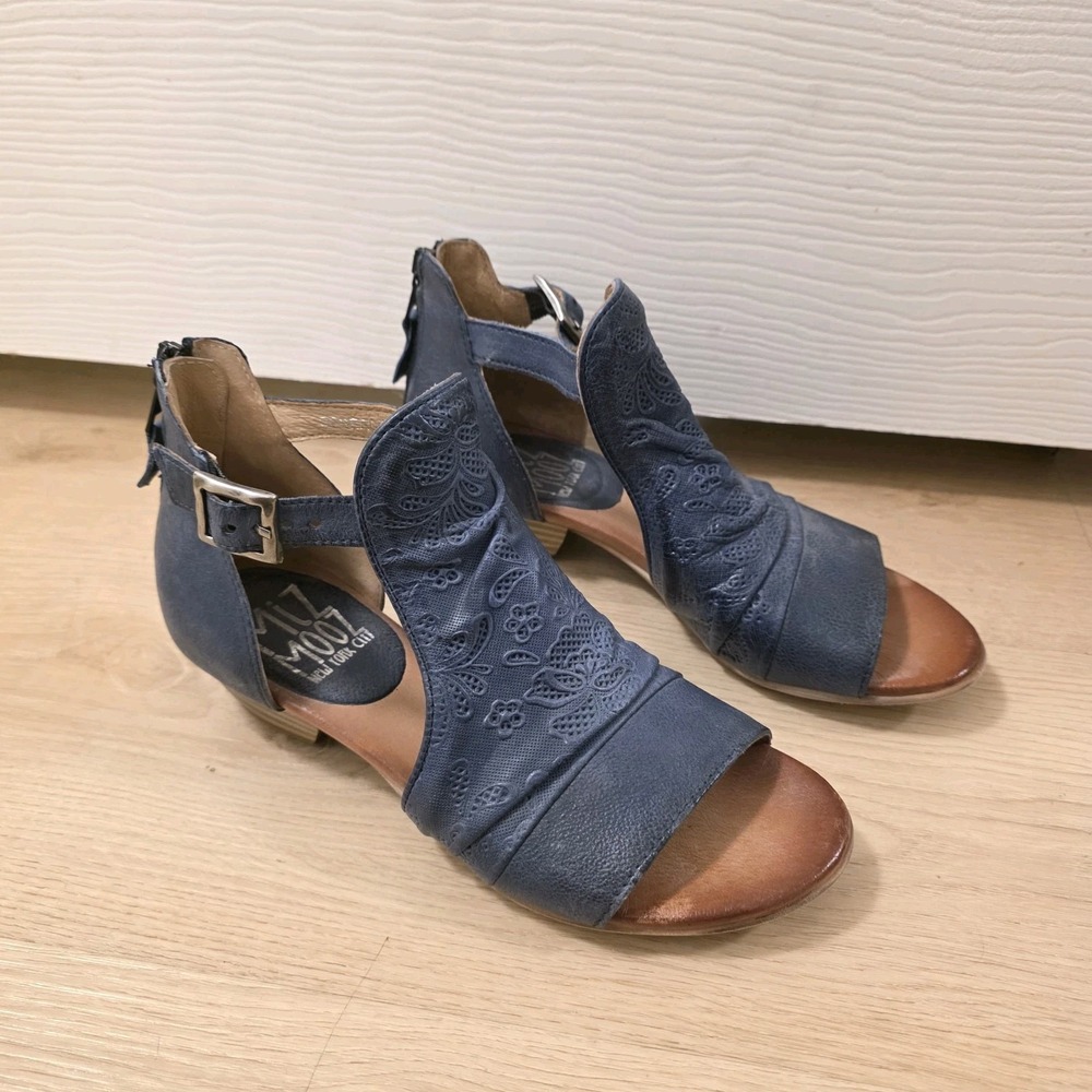 Miz Mooz Blue Leather Embossed Corra Boho Summer Cute Sandals Size 7 (37)